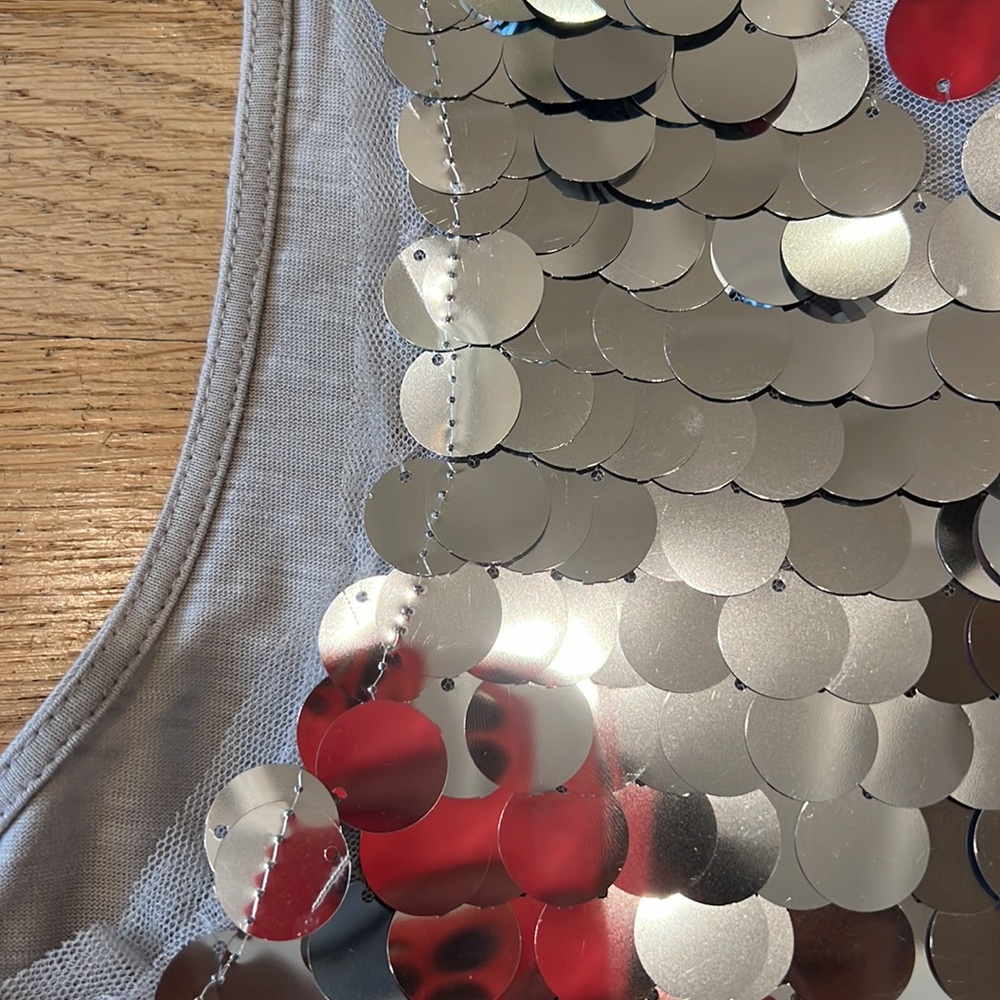 Large sequin top - Picture 5 of 7